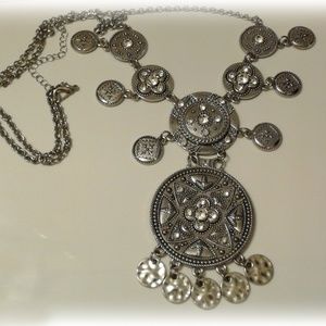 Beautiful Metal Necklace (SOLD!)